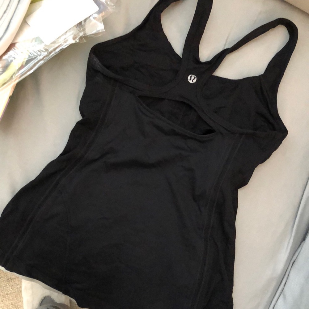 lululemon black tank, great condition